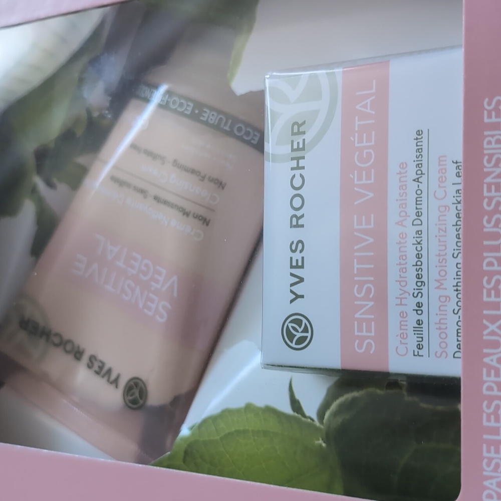 New in box Yves Rocher Sensitive Vegetal Set - Picture 7 of 7